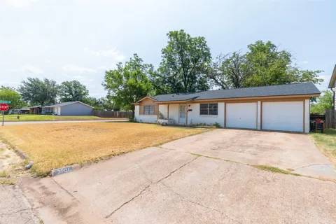 3901 Laurel Drive