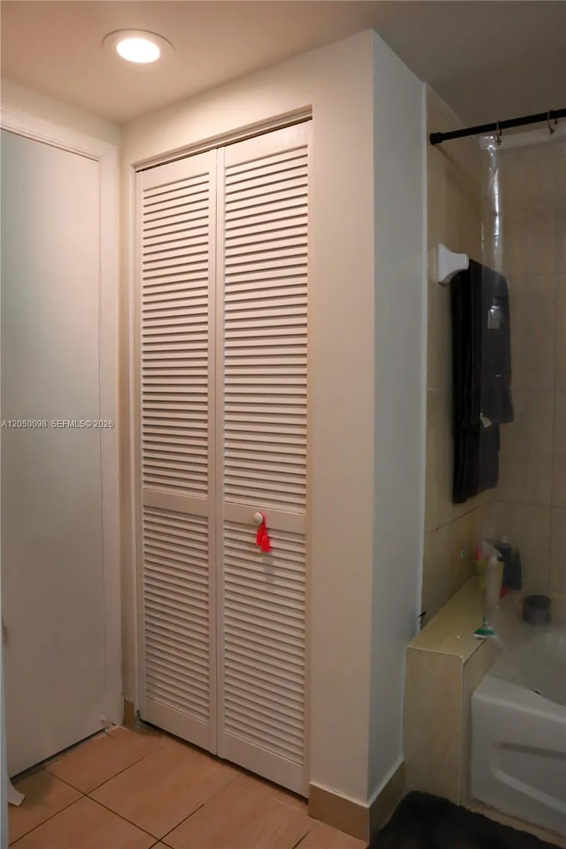 1750 Bayshore Dr #3411 Miami, FL 33132