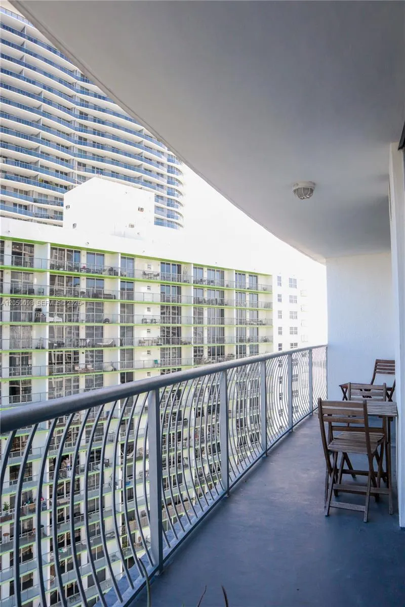 1750 Bayshore Dr #3411 Miami, FL 33132