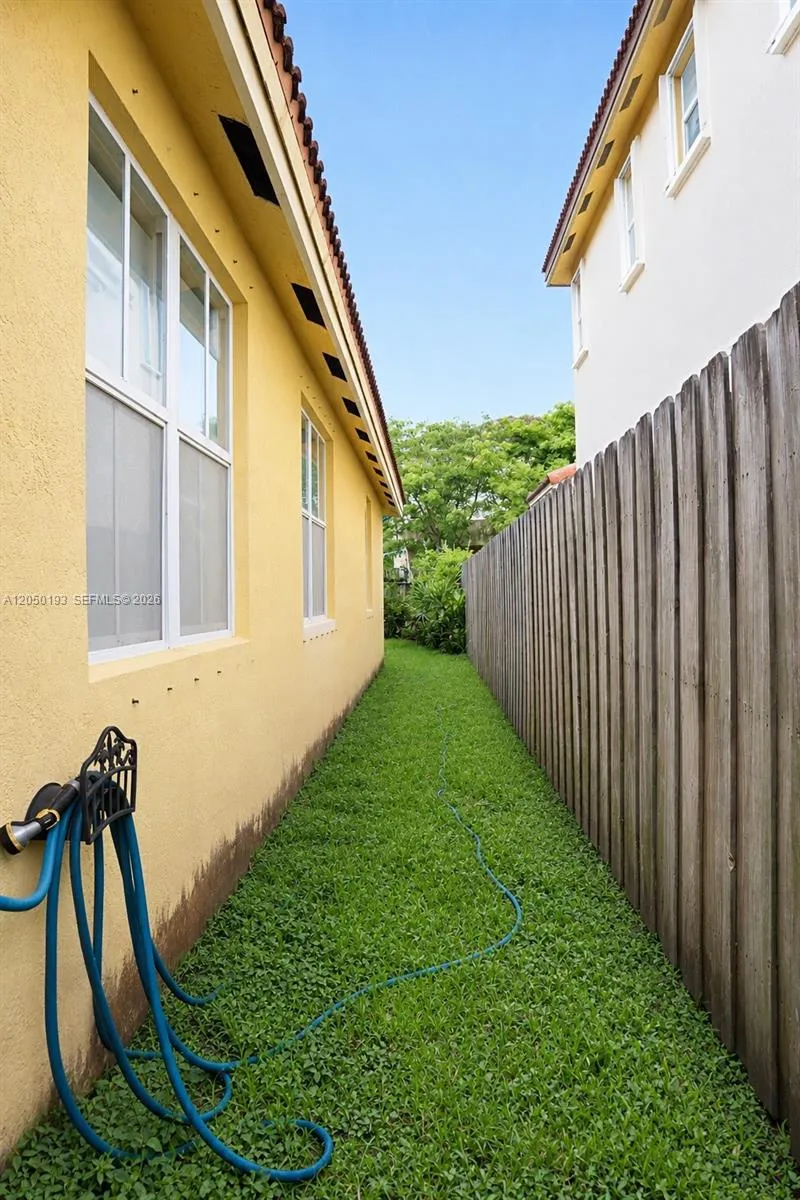 16474 SW 84th St Miami, FL 33193
