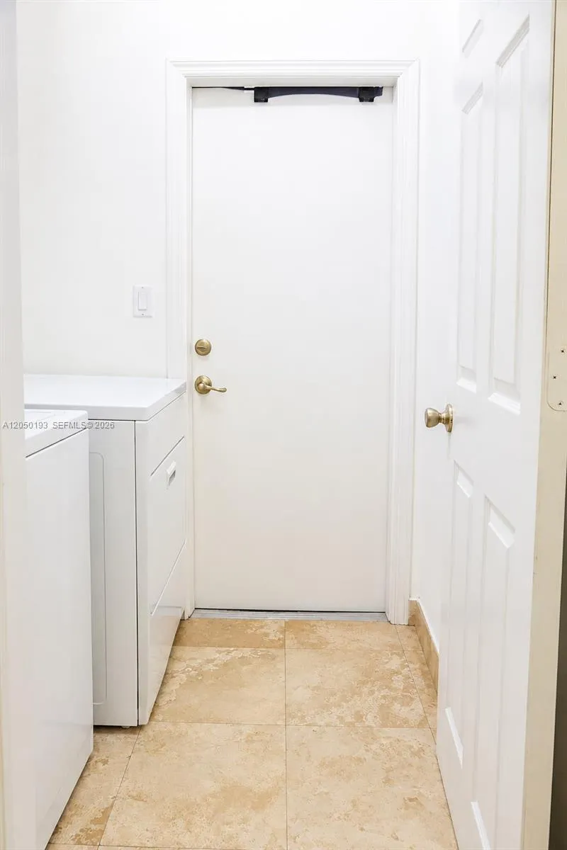 16474 SW 84th St Miami, FL 33193