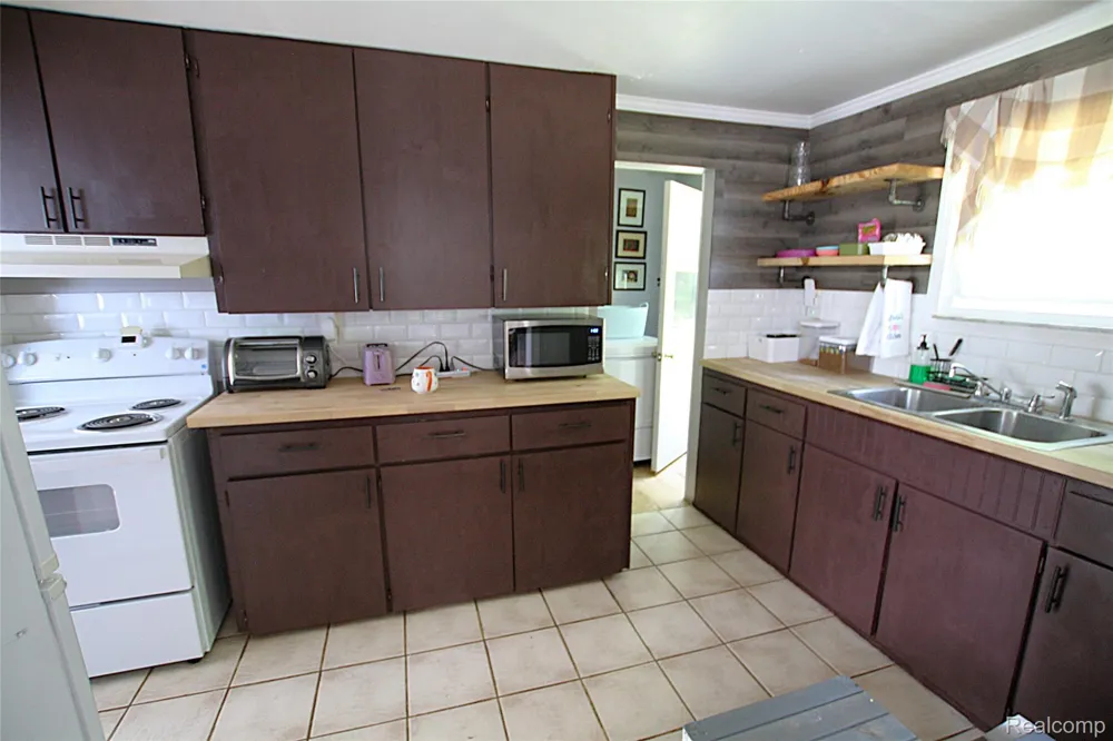 5349 E Carpenter Road Genesee Charter Township, MI 48506