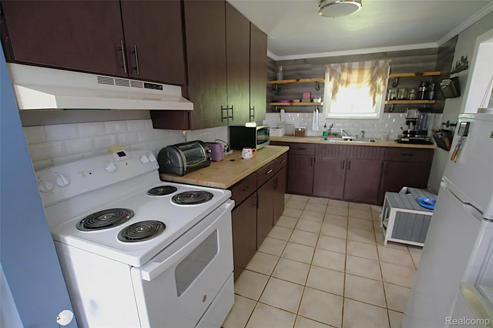 5349 E Carpenter Road Genesee Charter Township, MI 48506