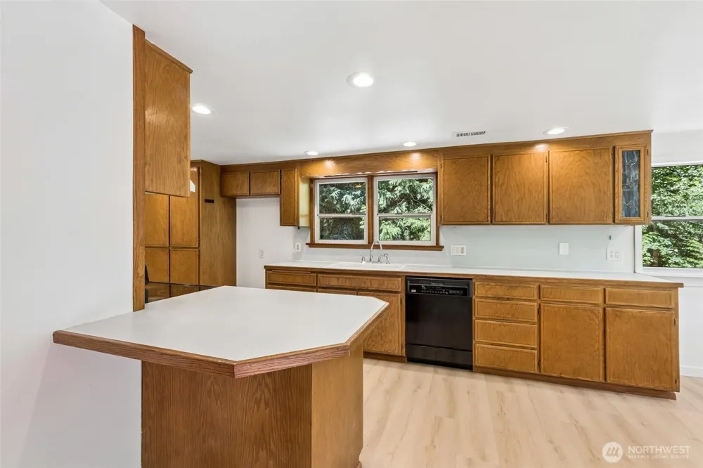 7629 236th Street SW Edmonds, WA 98026