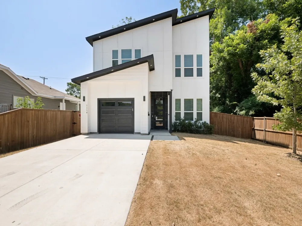 1114 E Woodin Boulevard Dallas, TX 75216