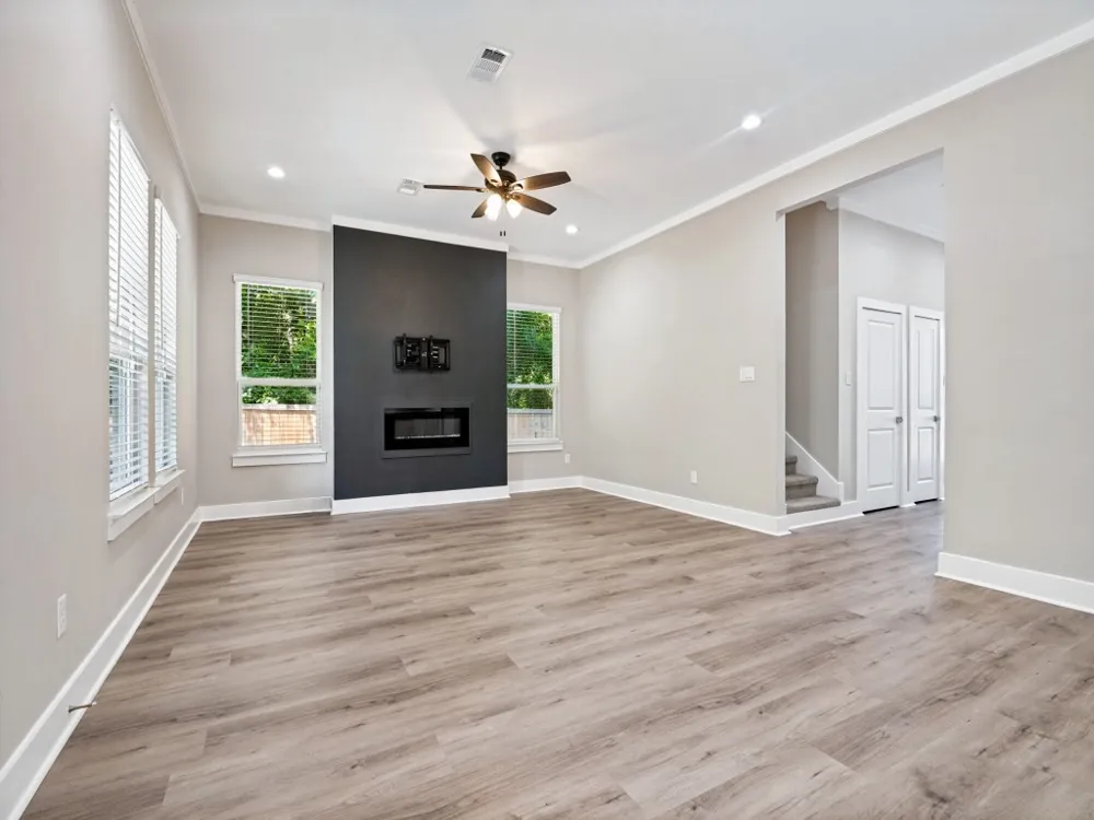 1114 E Woodin Boulevard Dallas, TX 75216