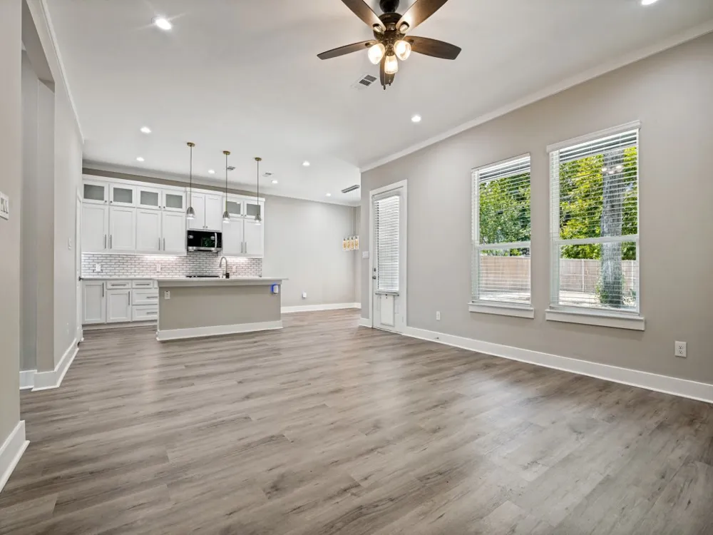 1114 E Woodin Boulevard Dallas, TX 75216
