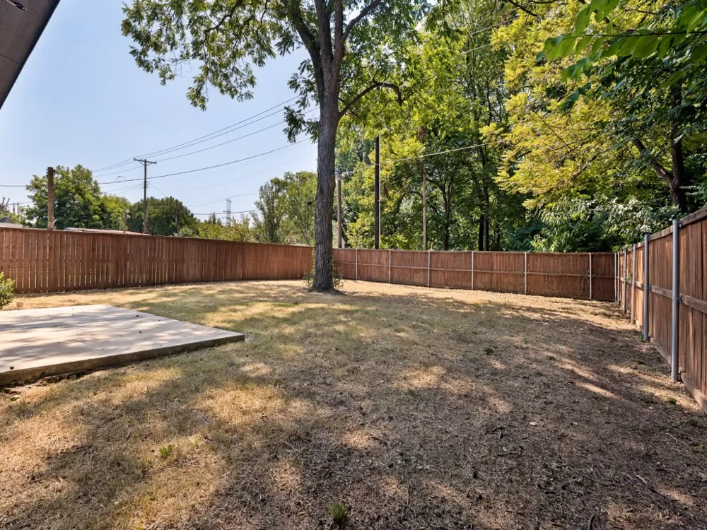 1114 E Woodin Boulevard Dallas, TX 75216