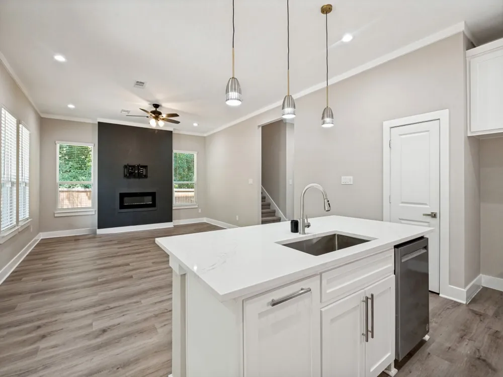 1114 E Woodin Boulevard Dallas, TX 75216