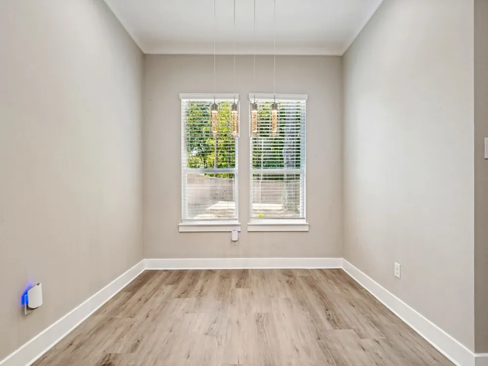 1114 E Woodin Boulevard Dallas, TX 75216