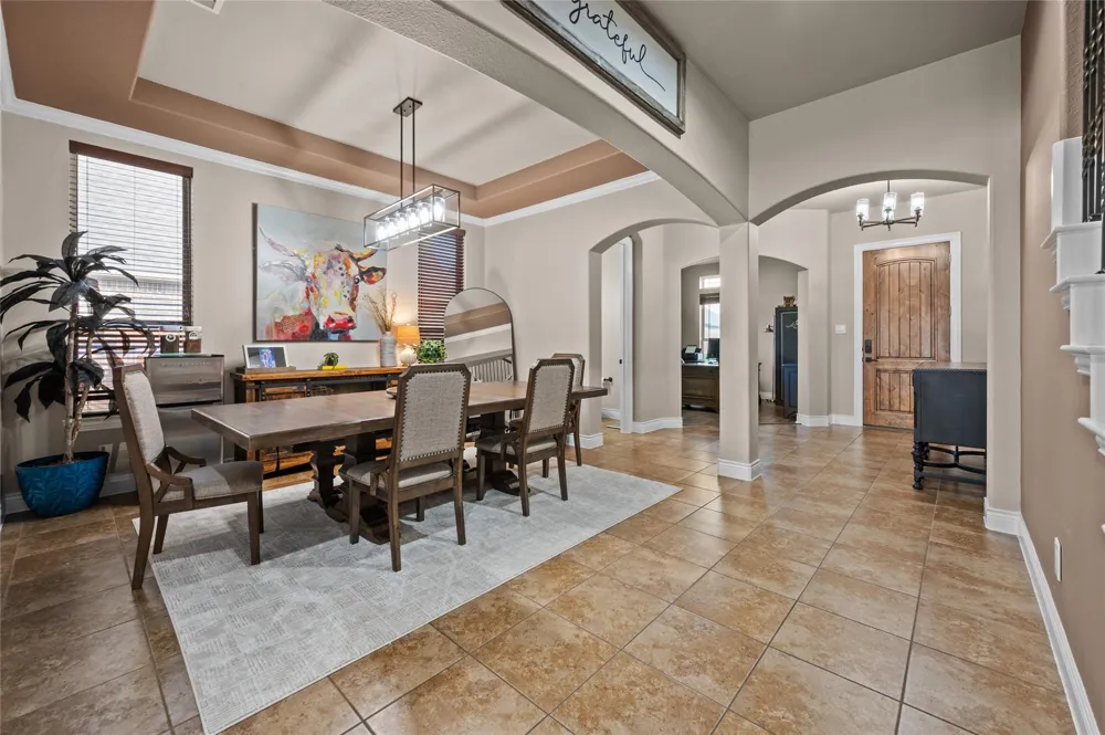 12411 Emerald Lane Mont Belvieu, TX 77535