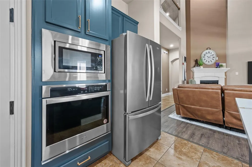 12411 Emerald Lane Mont Belvieu, TX 77535