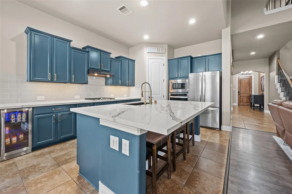 12411 Emerald Lane Mont Belvieu, TX 77535
