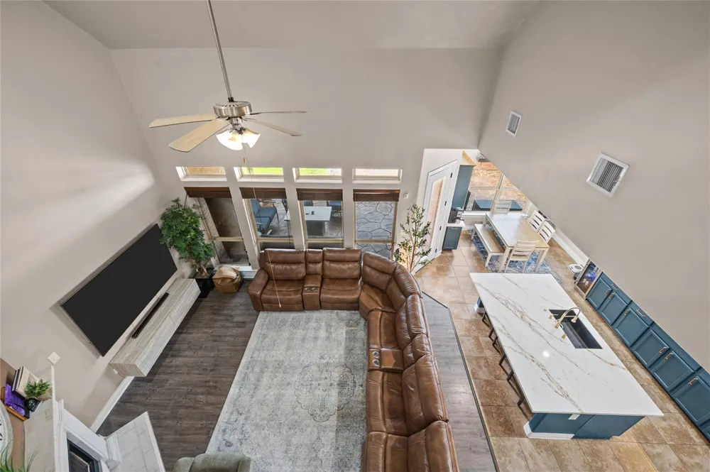 12411 Emerald Lane Mont Belvieu, TX 77535