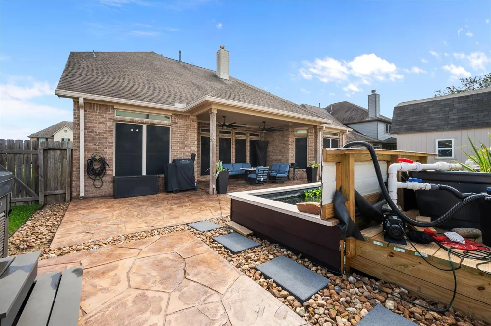 12411 Emerald Lane Mont Belvieu, TX 77535