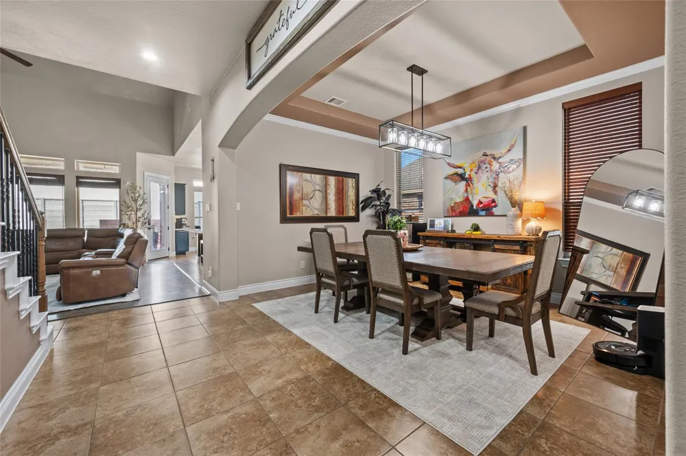 12411 Emerald Lane Mont Belvieu, TX 77535