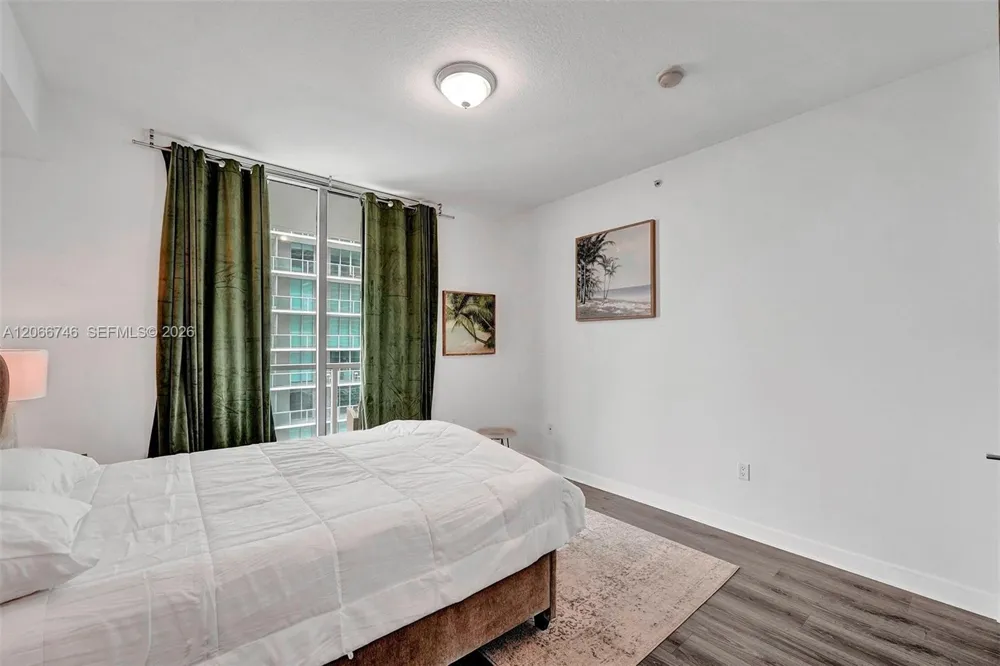 79 SW 12th St #3608-S Miami, FL 33130