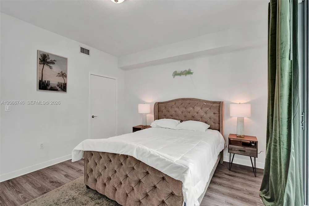 79 SW 12th St #3608-S Miami, FL 33130