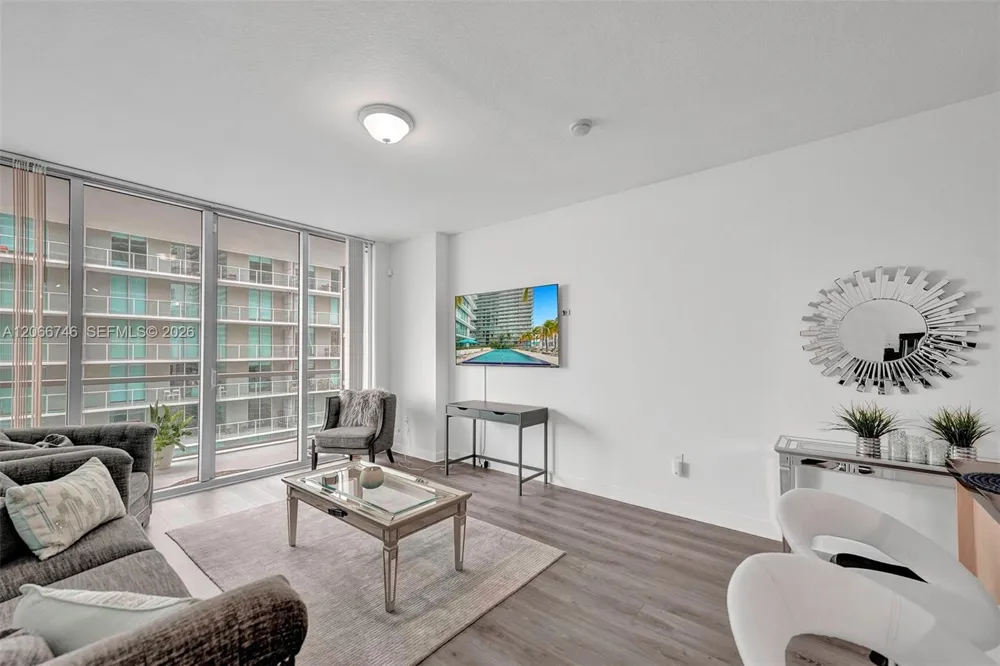 79 SW 12th St #3608-S Miami, FL 33130