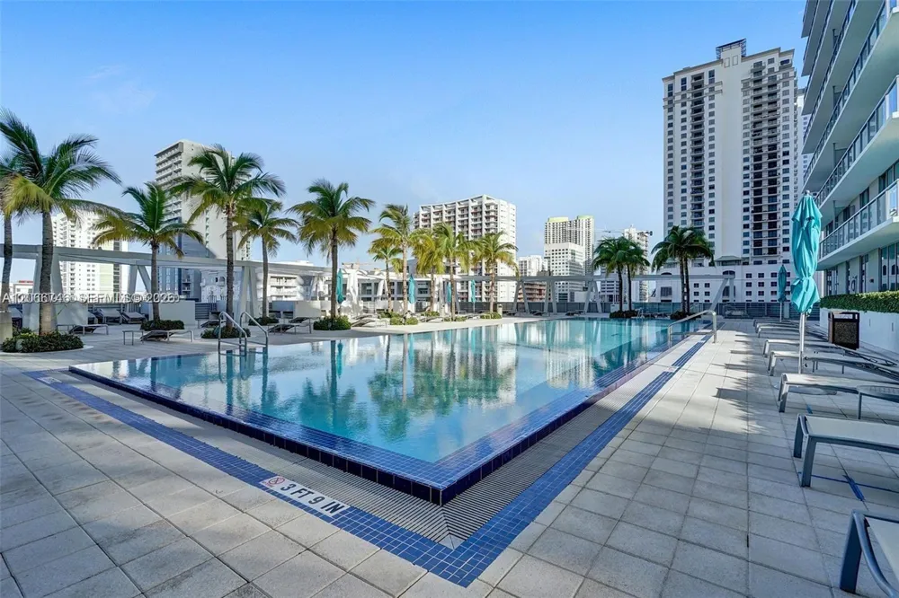 79 SW 12th St #3608-S Miami, FL 33130