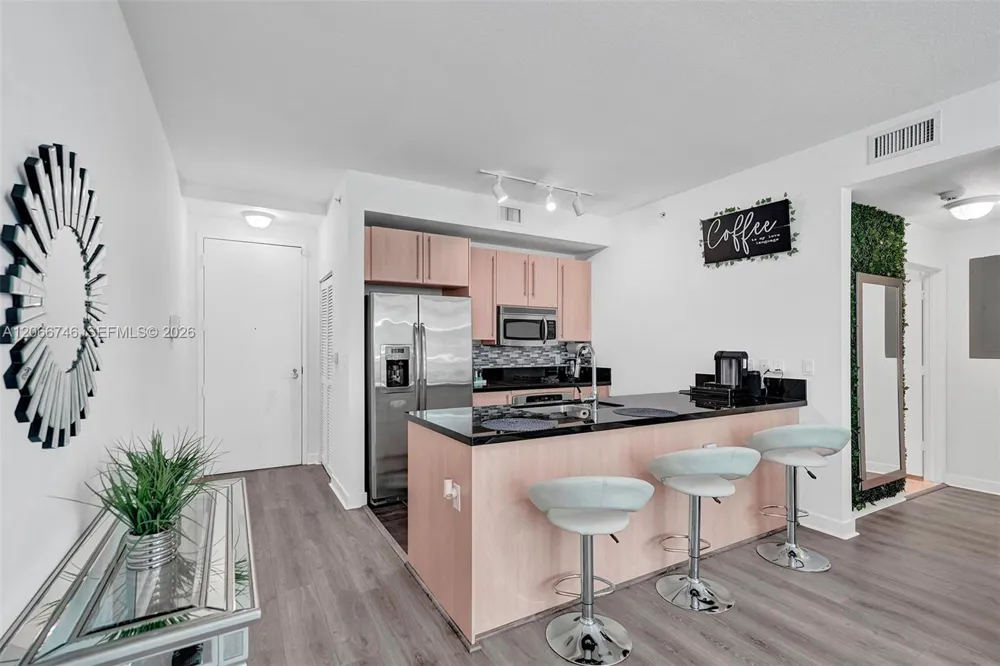79 SW 12th St #3608-S Miami, FL 33130