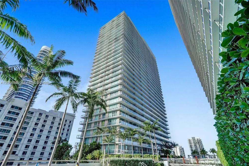 79 SW 12th St #3608-S Miami, FL 33130