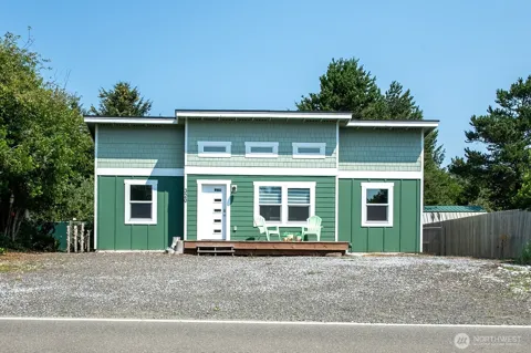320 Marine View Drive SW
