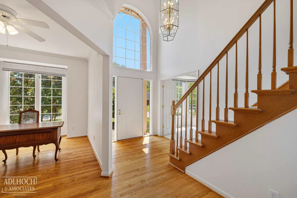 21473 Goethe Street Grosse Pointe Woods City, MI 48236