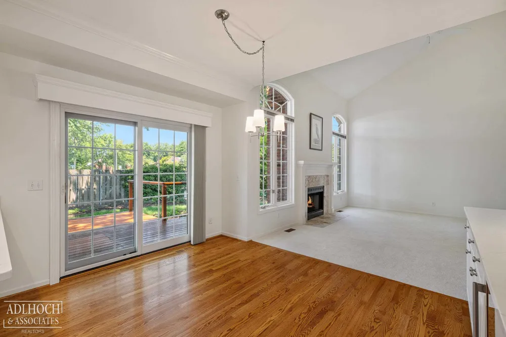 21473 Goethe Street Grosse Pointe Woods City, MI 48236