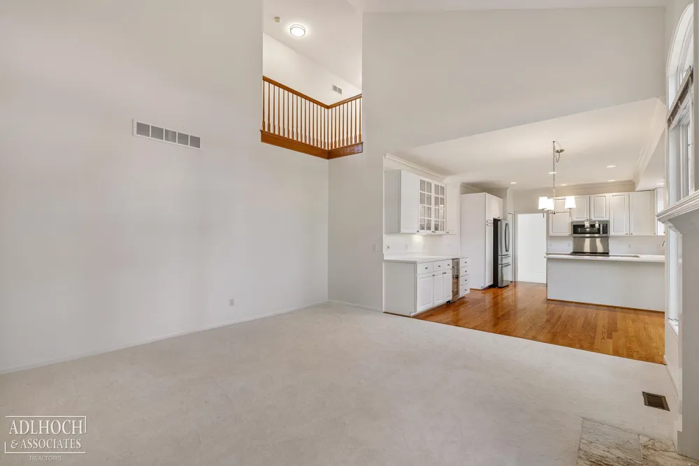 21473 Goethe Street Grosse Pointe Woods City, MI 48236