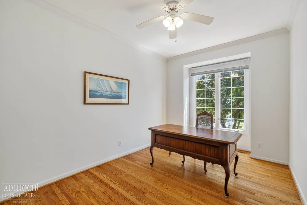 21473 Goethe Street Grosse Pointe Woods City, MI 48236