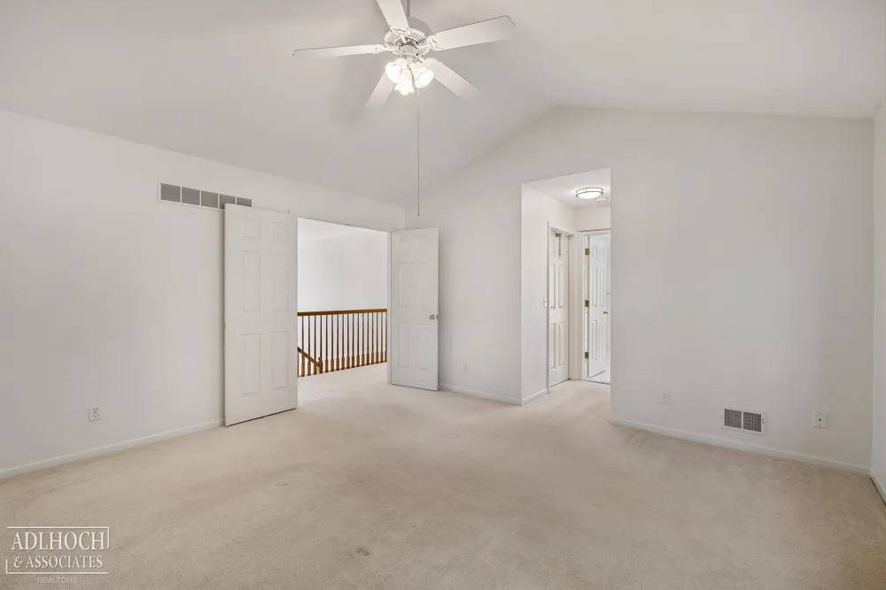 21473 Goethe Street Grosse Pointe Woods City, MI 48236