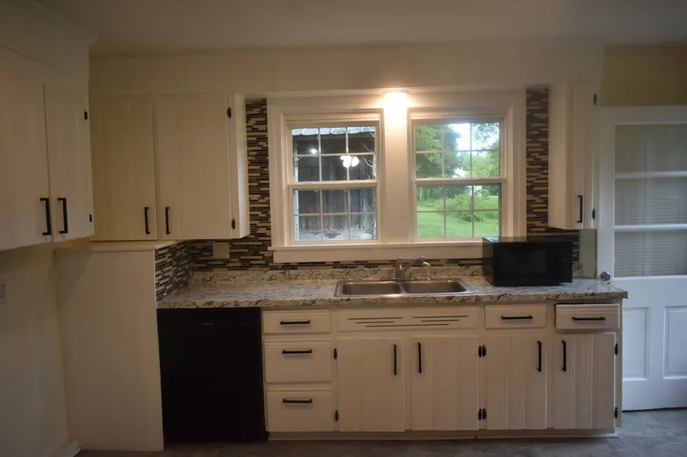 4 Price Ln Pleasant Shade, TN 37145