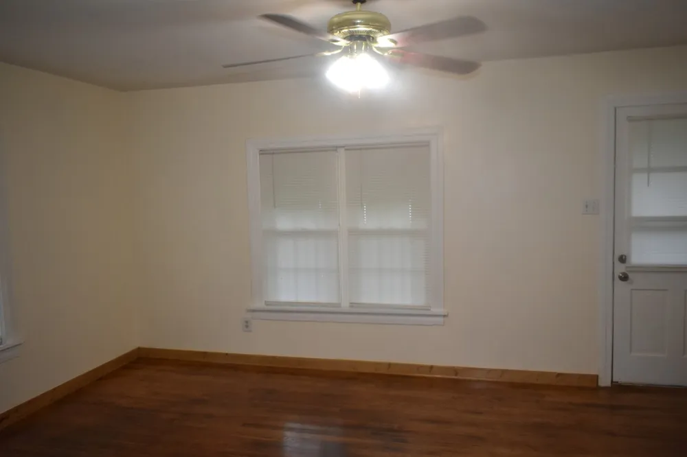 4 Price Ln Pleasant Shade, TN 37145