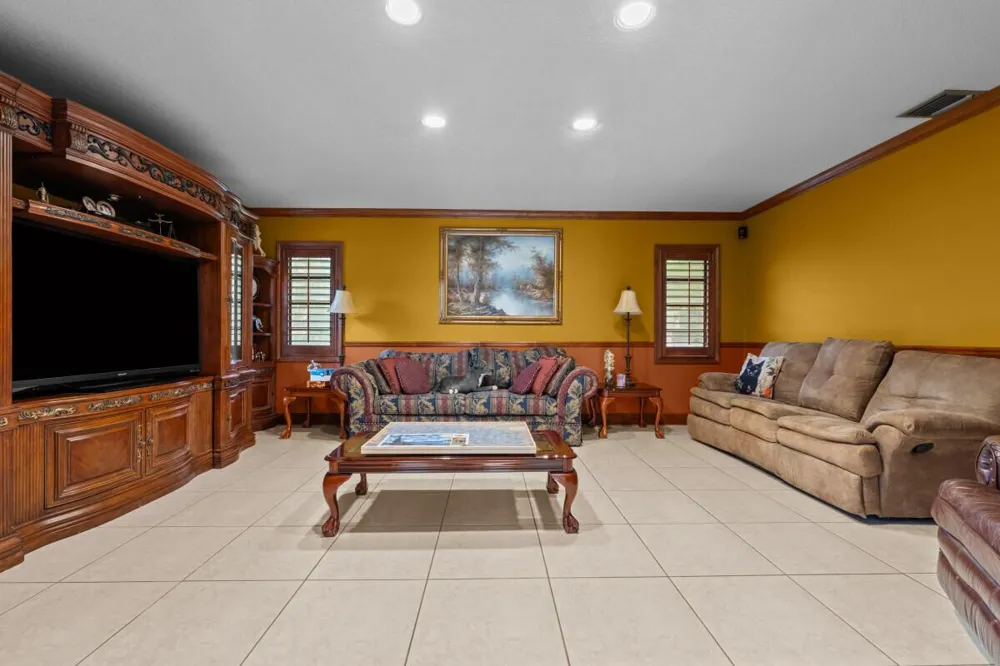 10010 NW 135th Street Hialeah Gardens, FL 33018