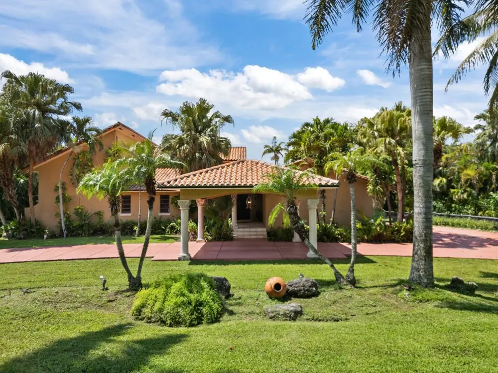 10010 NW 135th Street Hialeah Gardens, FL 33018