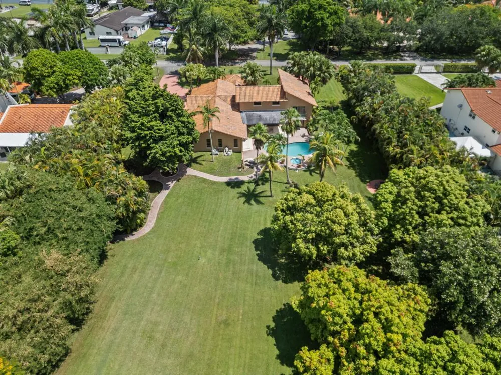 10010 NW 135th Street Hialeah Gardens, FL 33018