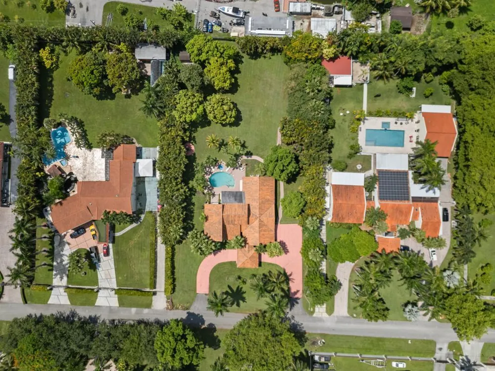 10010 NW 135th Street Hialeah Gardens, FL 33018