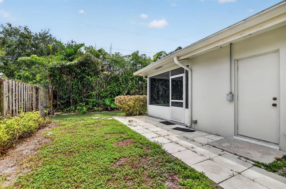 3398 NE 5TH AVENUE Boca Raton, FL 33431