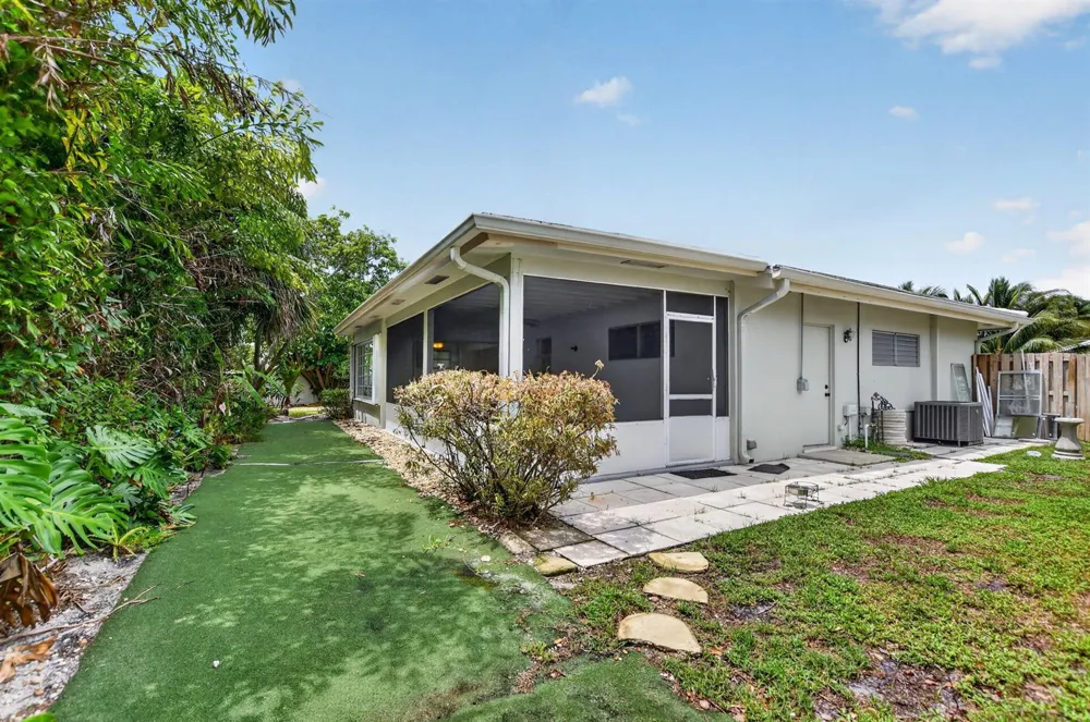 3398 NE 5TH AVENUE Boca Raton, FL 33431