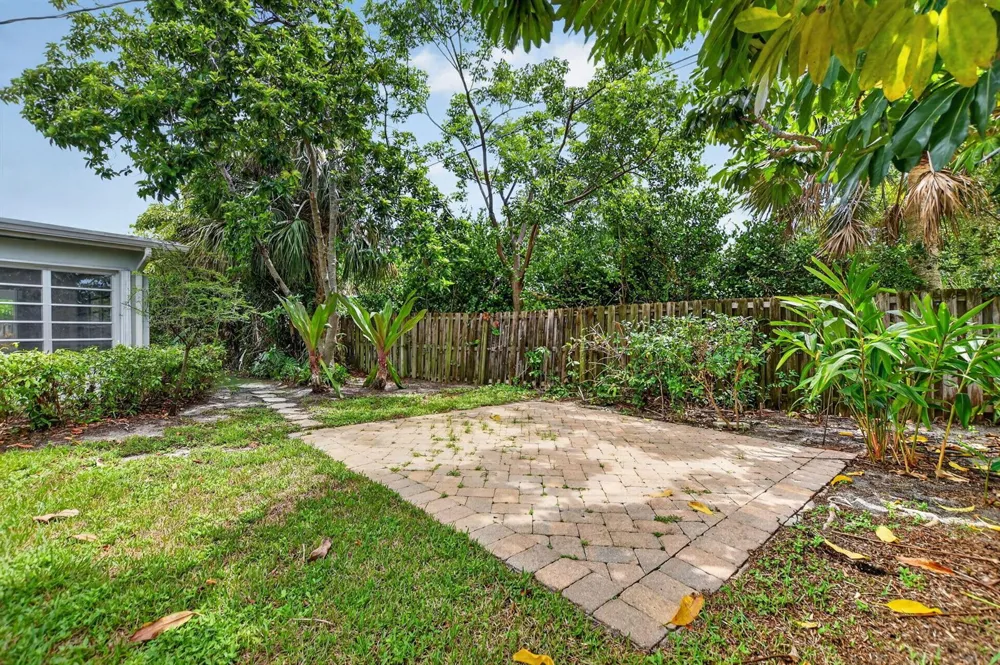 3398 NE 5TH AVENUE Boca Raton, FL 33431
