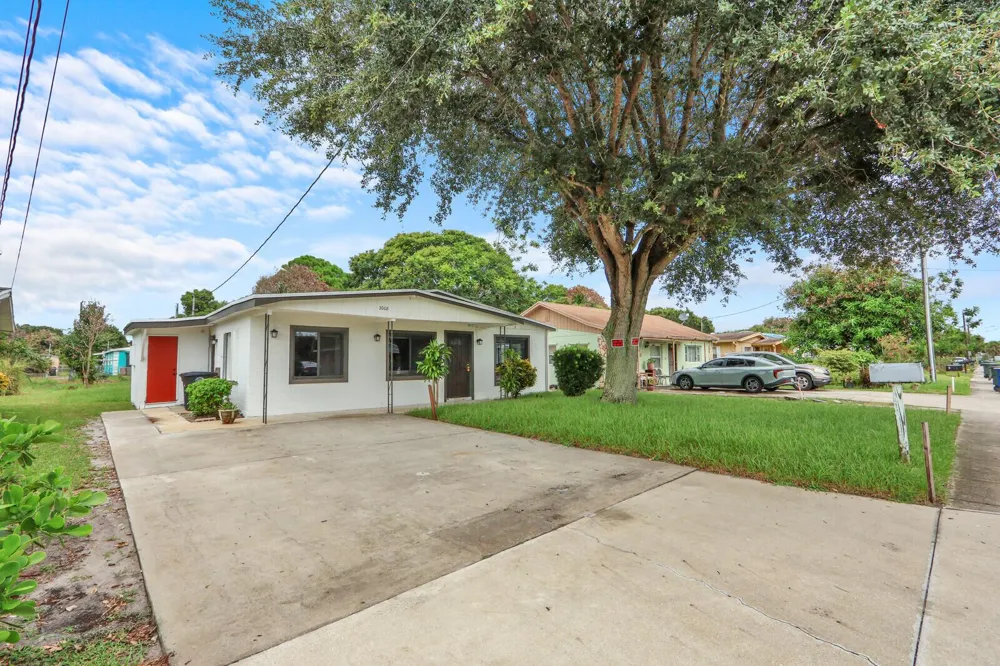 2008 Avenue Fort Pierce, FL 34950