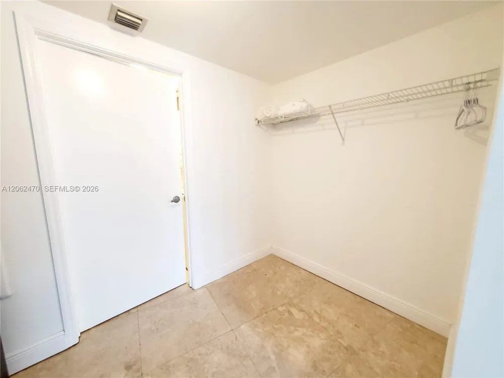 1750 Bayshore Dr #3409 Miami, FL 33132