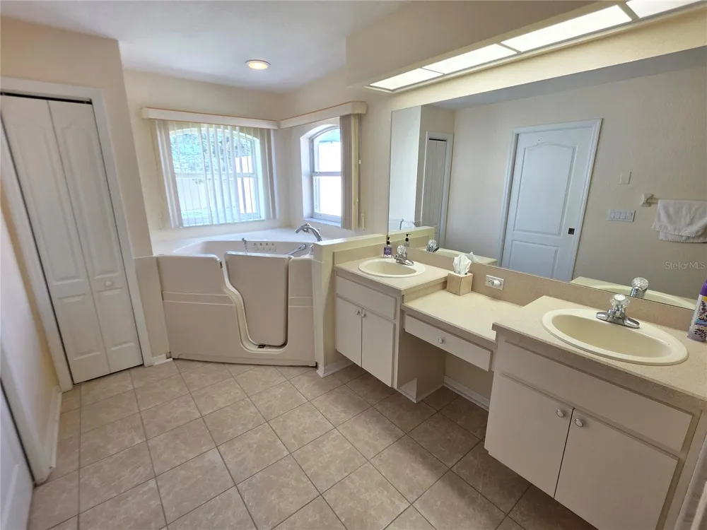 225 ROYAL PALM WAY Spring Hill, FL 34608
