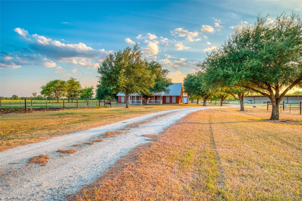 1829 W FM 1246 Thornton, TX 76687