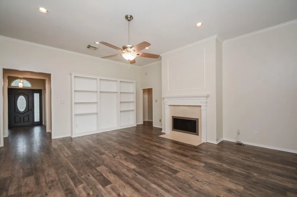 705 Eagle Lakes Drive Friendswood, TX 77546