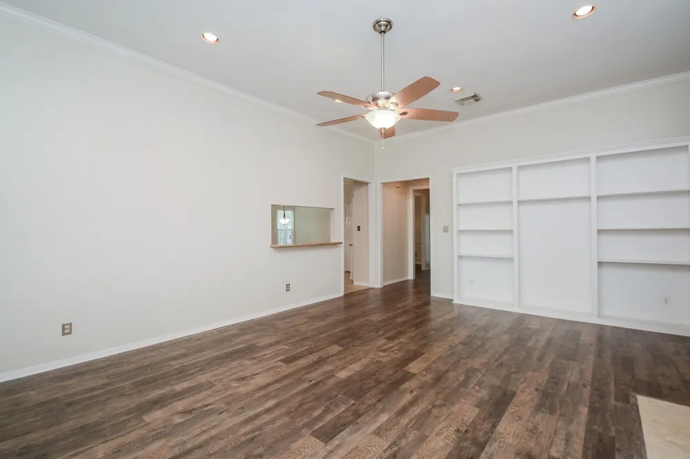 705 Eagle Lakes Drive Friendswood, TX 77546