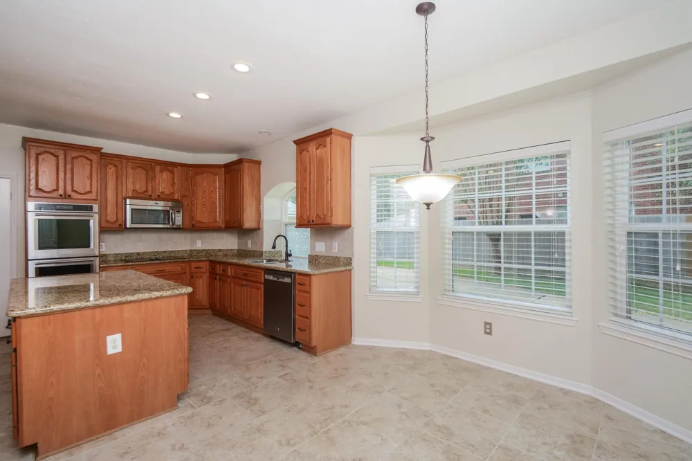 705 Eagle Lakes Drive Friendswood, TX 77546