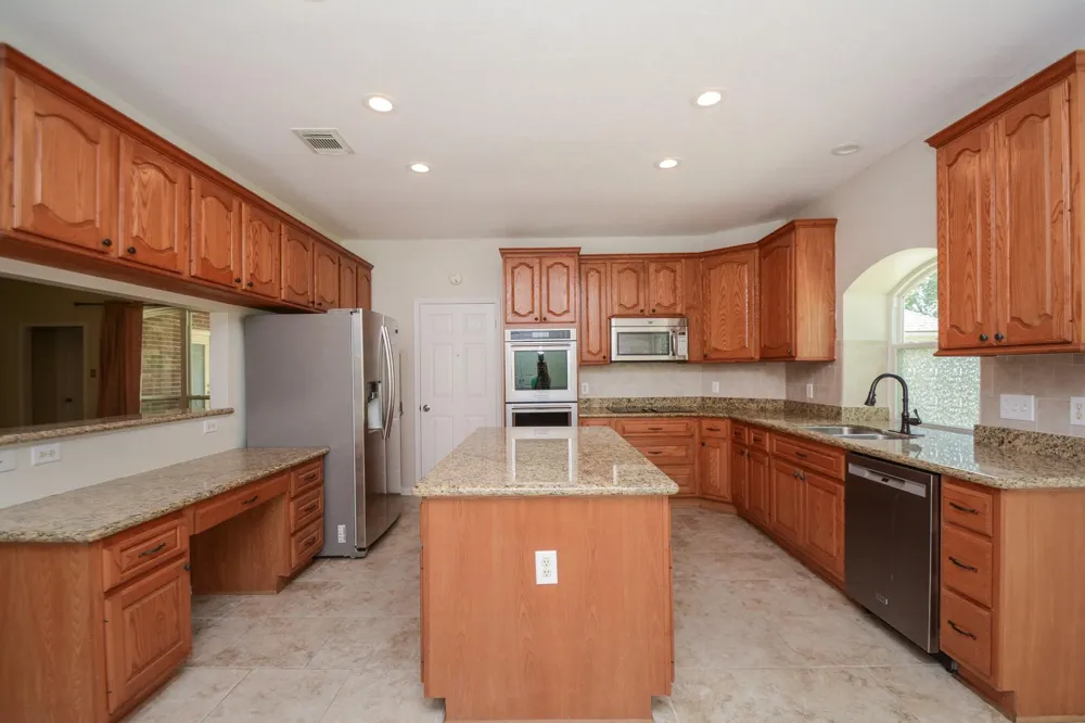 705 Eagle Lakes Drive Friendswood, TX 77546