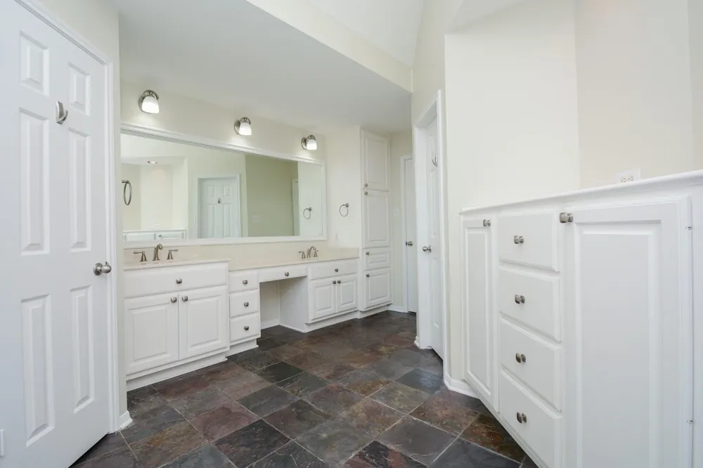 705 Eagle Lakes Drive Friendswood, TX 77546
